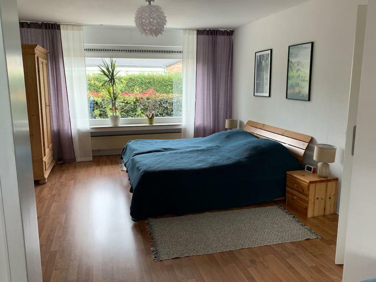 Zwischen Koeln U Duesseldorf Ruhig U Zentral Apartman Langenfeld  Kültér fotó